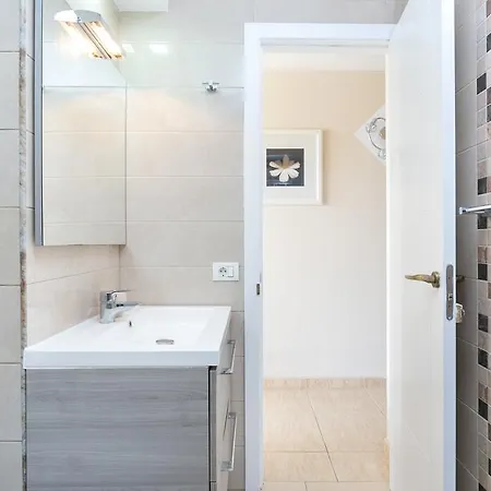 307 Bright, Sea View, Air Conditioning With Swimming Pool Apartment
